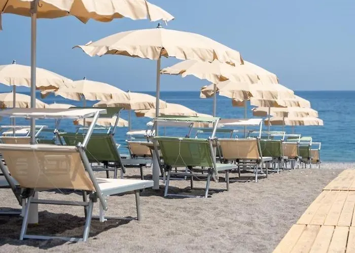 Valentino Giardini-Naxos