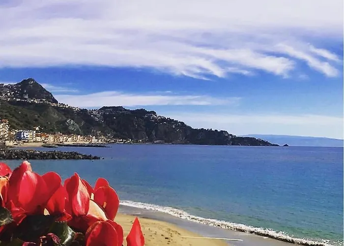 Valentino Giardini-Naxos