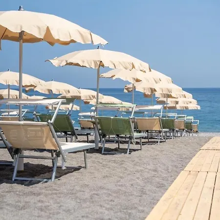 Valentino Giardini-Naxos