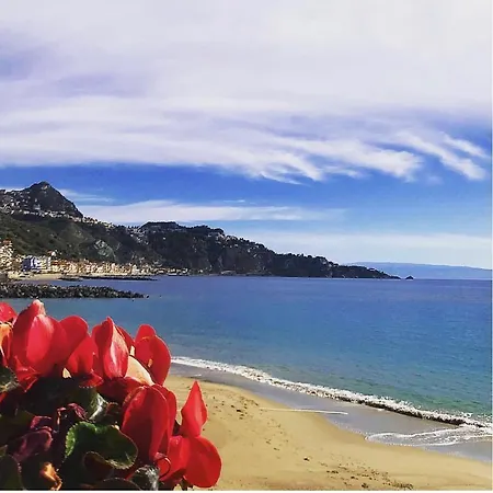 Valentino Giardini-Naxos